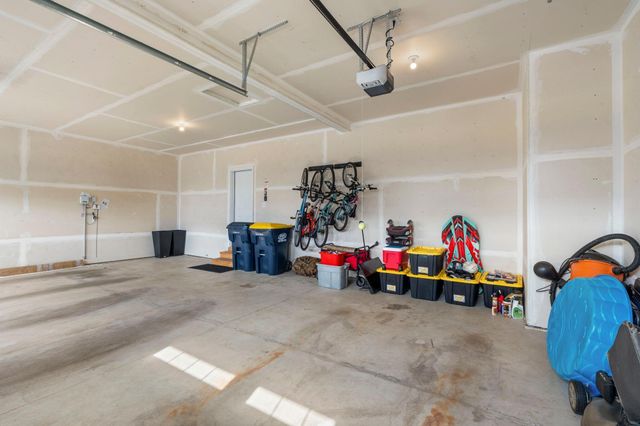 19085 Indora Trail, Lakeville, MN 55044