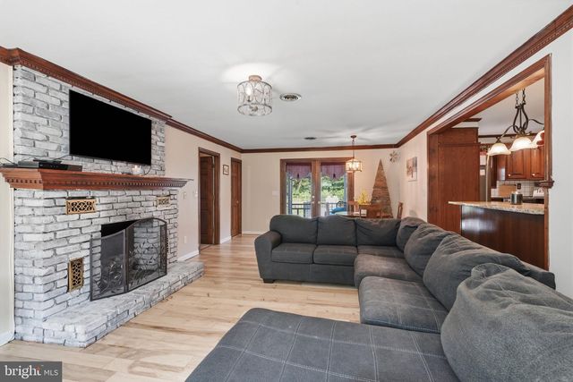 244 FEDERAL CITY RD, Pennington, NJ 08534