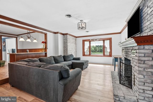 244 FEDERAL CITY RD, Pennington, NJ 08534