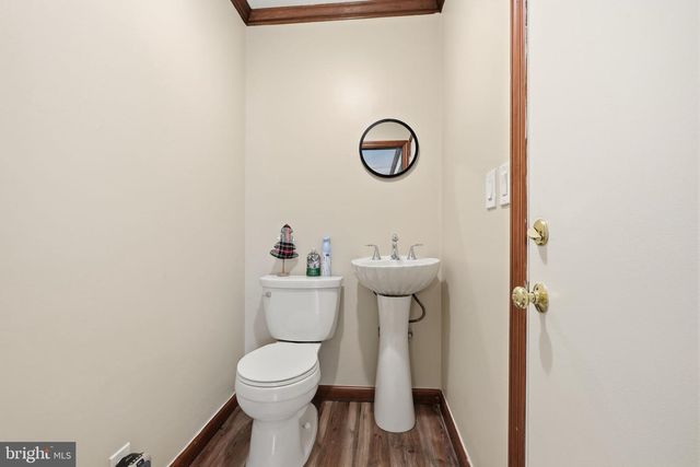 244 FEDERAL CITY RD, Pennington, NJ 08534