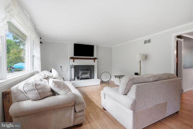 244 FEDERAL CITY RD, Pennington, NJ 08534