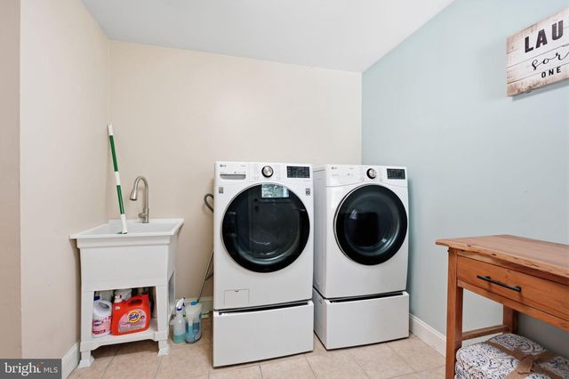 244 FEDERAL CITY RD, Pennington, NJ 08534