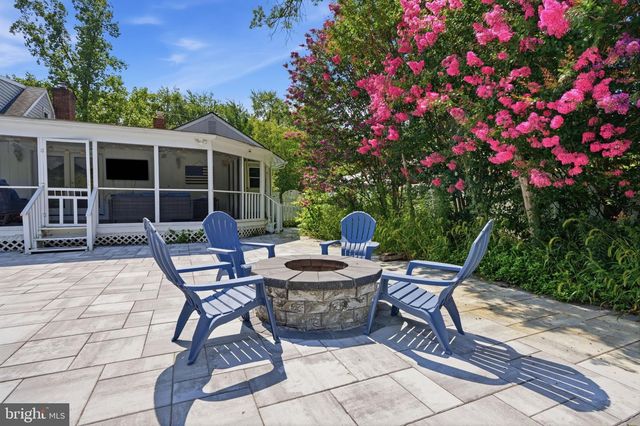 244 FEDERAL CITY RD, Pennington, NJ 08534