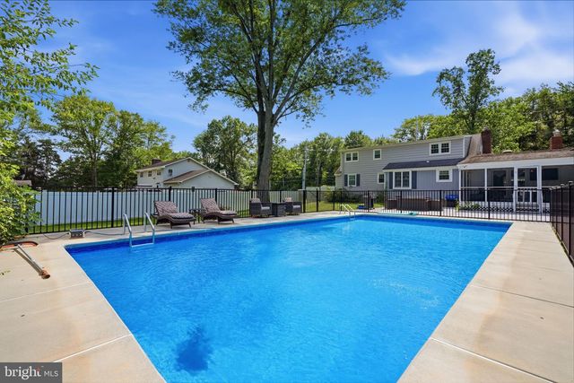 244 FEDERAL CITY RD, Pennington, NJ 08534