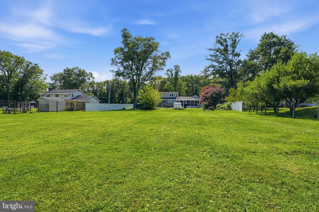 244 FEDERAL CITY RD, Pennington, NJ 08534