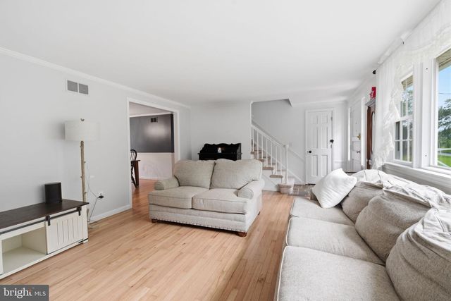 244 FEDERAL CITY RD, Pennington, NJ 08534