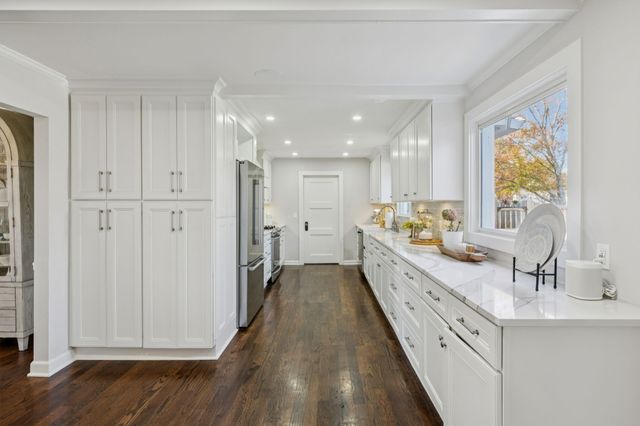 8210 Moores Ln, Brentwood, TN 37027