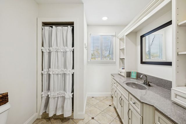 8210 Moores Ln, Brentwood, TN 37027