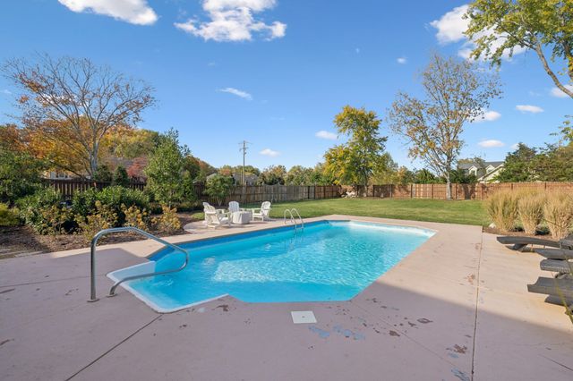 8210 Moores Ln, Brentwood, TN 37027