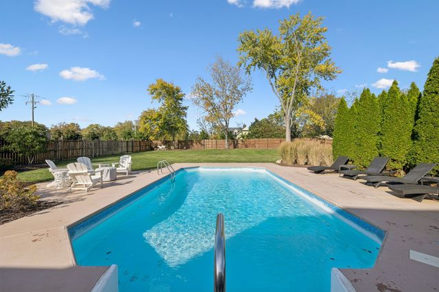 8210 Moores Ln, Brentwood, TN 37027