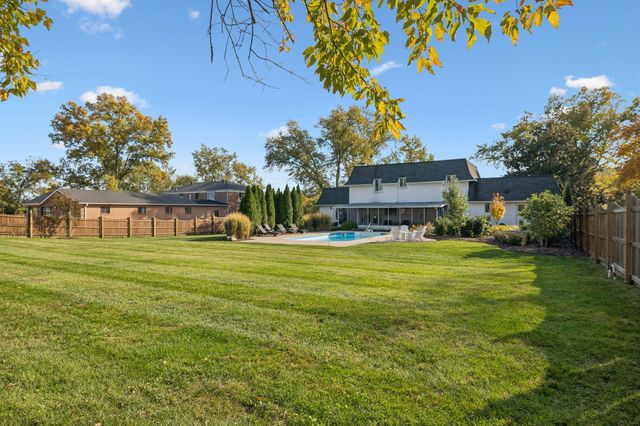 8210 Moores Ln, Brentwood, TN 37027