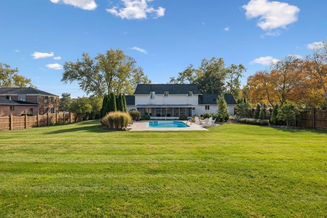 8210 Moores Ln, Brentwood, TN 37027