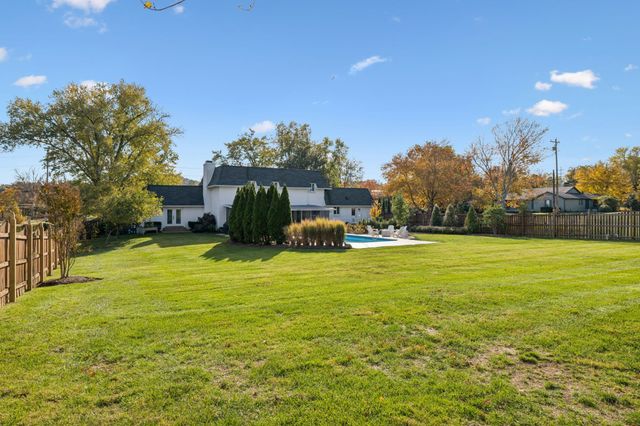 8210 Moores Ln, Brentwood, TN 37027