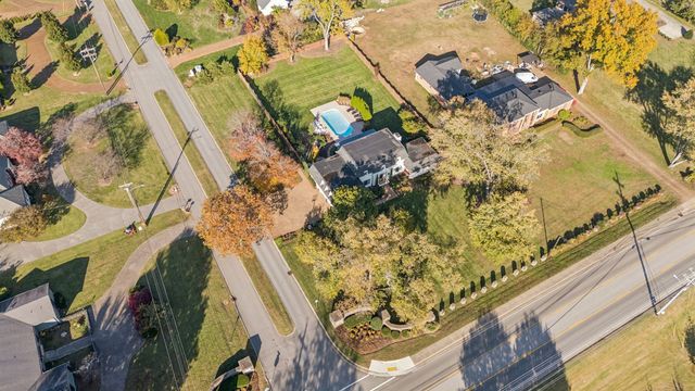 8210 Moores Ln, Brentwood, TN 37027