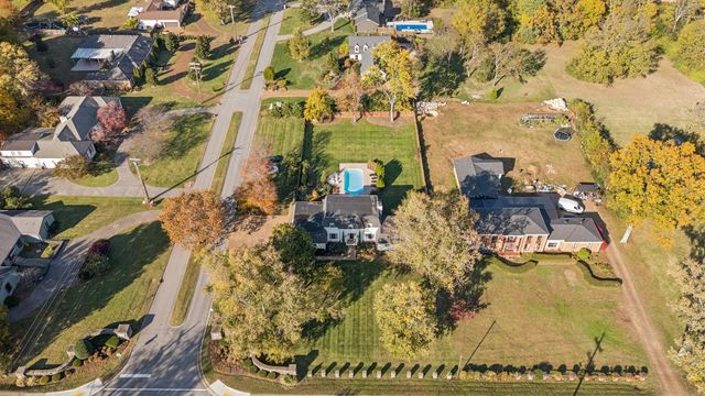 8210 Moores Ln, Brentwood, TN 37027
