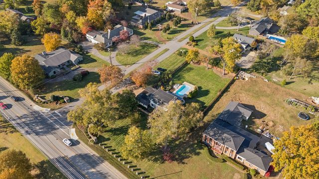 8210 Moores Ln, Brentwood, TN 37027