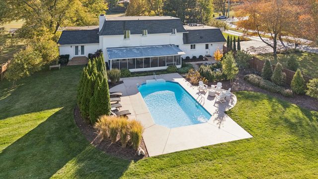 8210 Moores Ln, Brentwood, TN 37027