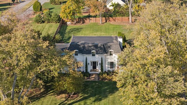 8210 Moores Ln, Brentwood, TN 37027