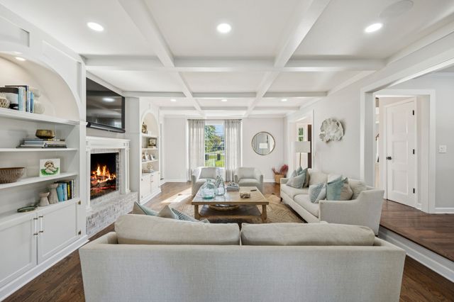 8210 Moores Ln, Brentwood, TN 37027