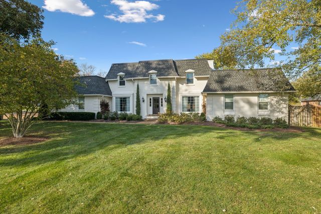 8210 Moores Ln, Brentwood, TN 37027