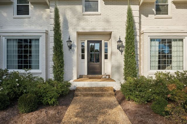 8210 Moores Ln, Brentwood, TN 37027