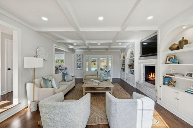 8210 Moores Ln, Brentwood, TN 37027