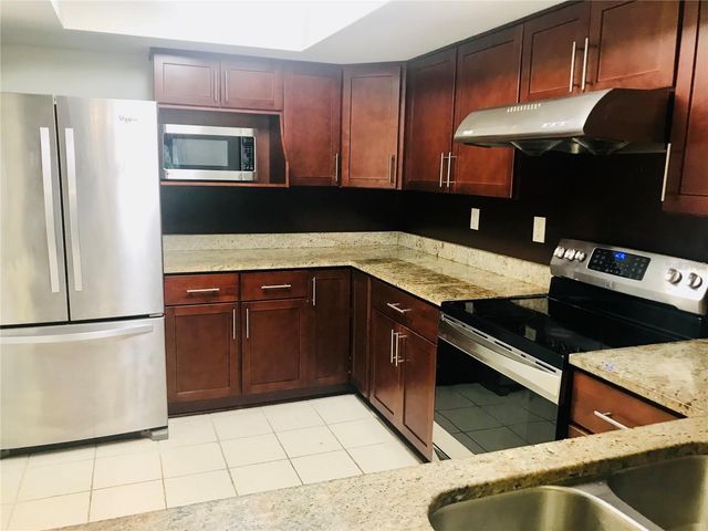 6330 GRAND BAHAMA CIRCLE C, Tampa, FL 33615