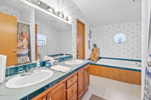 3320 Cardinal Place, Chipley, FL 32428