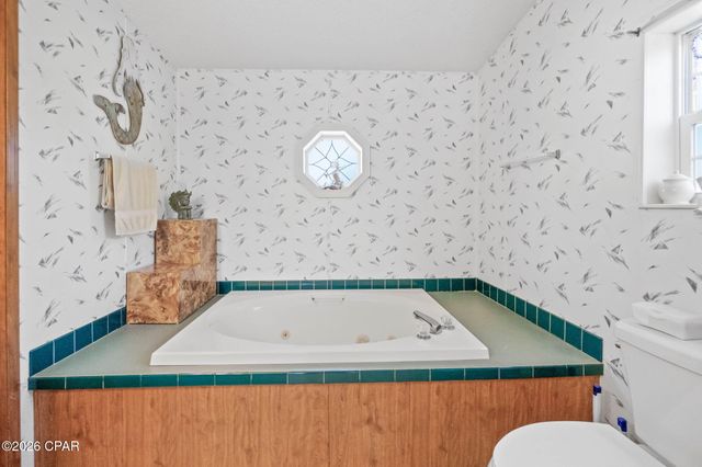 3320 Cardinal Place, Chipley, FL 32428