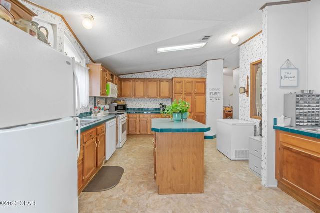 3320 Cardinal Place, Chipley, FL 32428