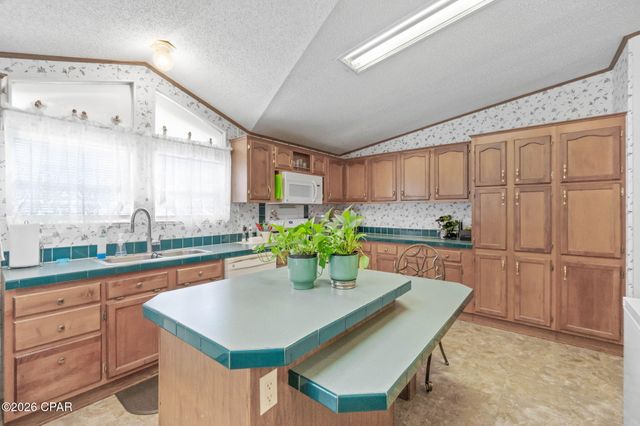 3320 Cardinal Place, Chipley, FL 32428