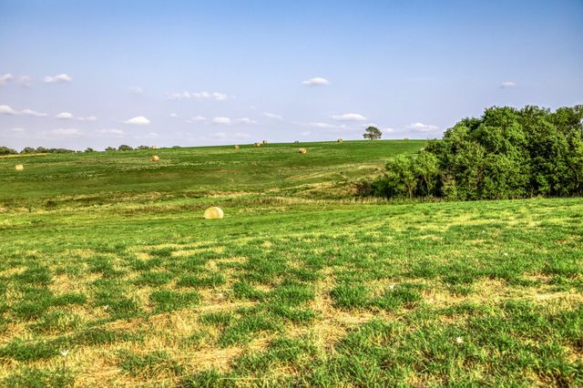 3575 County Road 271, Moulton, TX 77975