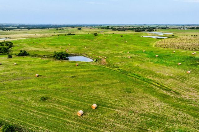 3575 County Road 271, Moulton, TX 77975