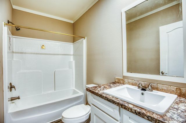 3575 County Road 271, Moulton, TX 77975