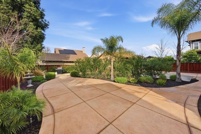 2772 San Minete Dr, Livermore, CA 94550