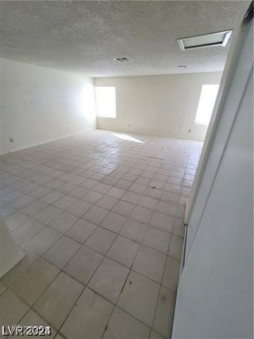 1710 Shadow Mountain Place, Las Vegas, NV 89108