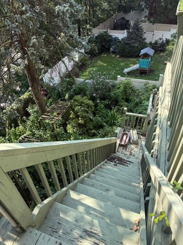60 STERLING AVE, Weehawken, NJ 07086