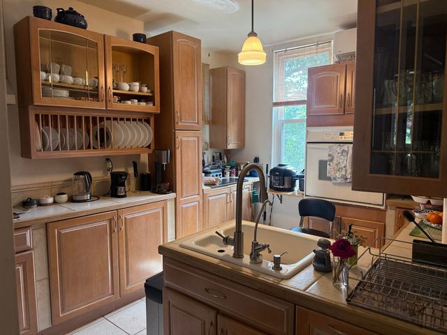 60 STERLING AVE, Weehawken, NJ 07086