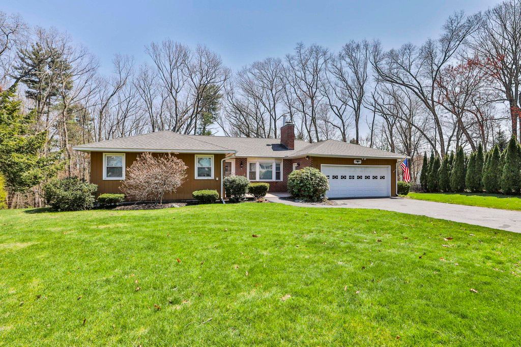 6 Nova Road, Nashua, NH 03064