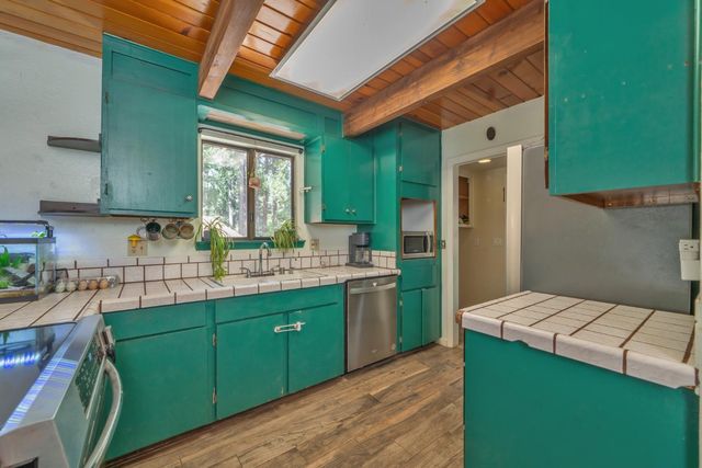 2280 Dogwood Ln, Pollock Pines, CA 95726