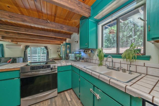 2280 Dogwood Ln, Pollock Pines, CA 95726