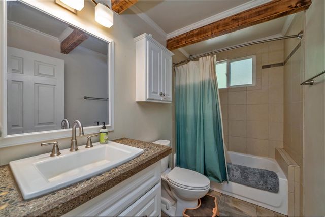 2280 Dogwood Ln, Pollock Pines, CA 95726
