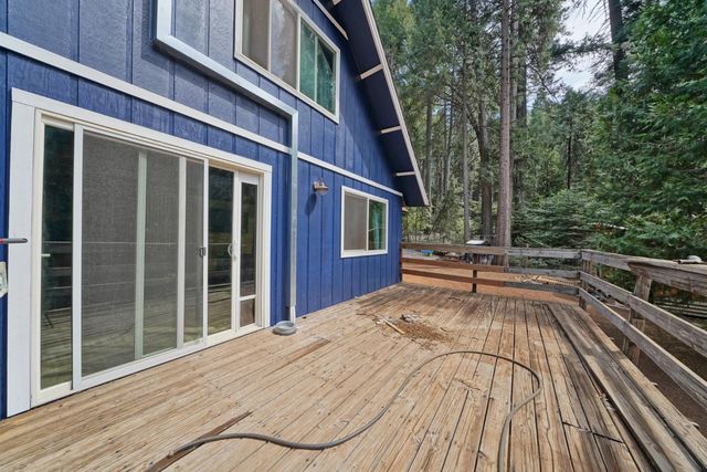 2280 Dogwood Ln, Pollock Pines, CA 95726
