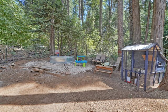 2280 Dogwood Ln, Pollock Pines, CA 95726