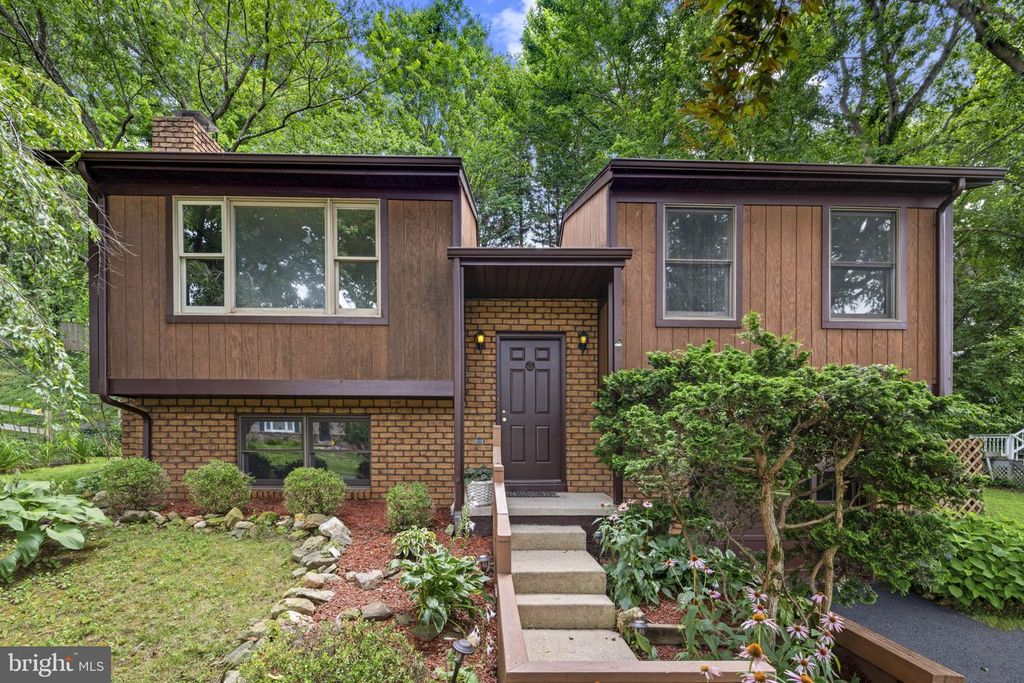 1954 GARDENIA ST, Sykesville, MD 21784