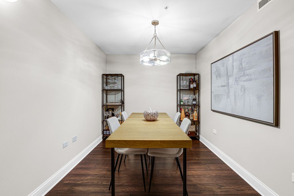 1800 Dewes Street 208, Glenview, IL 60025 — photo 4