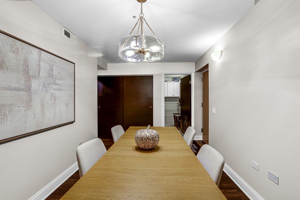 1800 Dewes Street 208, Glenview, IL 60025 — photo 5