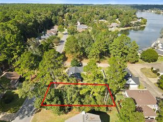 1454 River Oaks Drive, Huntsville, TX 77340