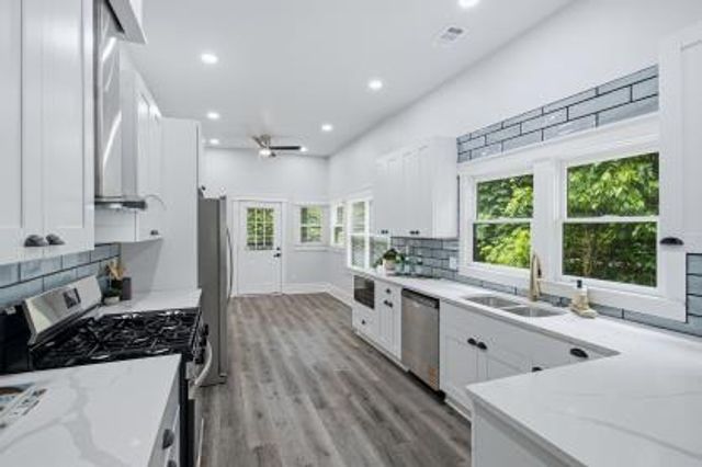 369 Hopkins St SW, Atlanta, GA 30310