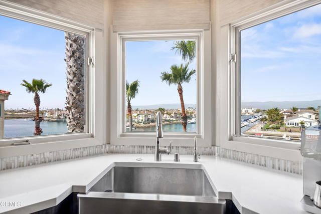 1758 Emerald Isle Way, Oxnard, CA 93035